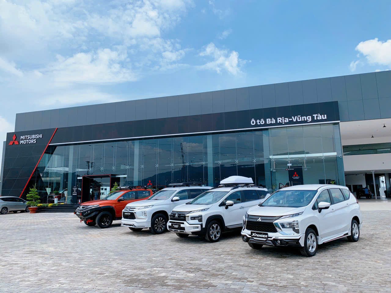 Đại lý Mitsubishi Vũng Tàu là chi nhánh trực thuộc hệ thống Mitsubishi toàn quốc 3 Trưng bày các dòng sản phẩm xe Mitsubishi tại Showroom