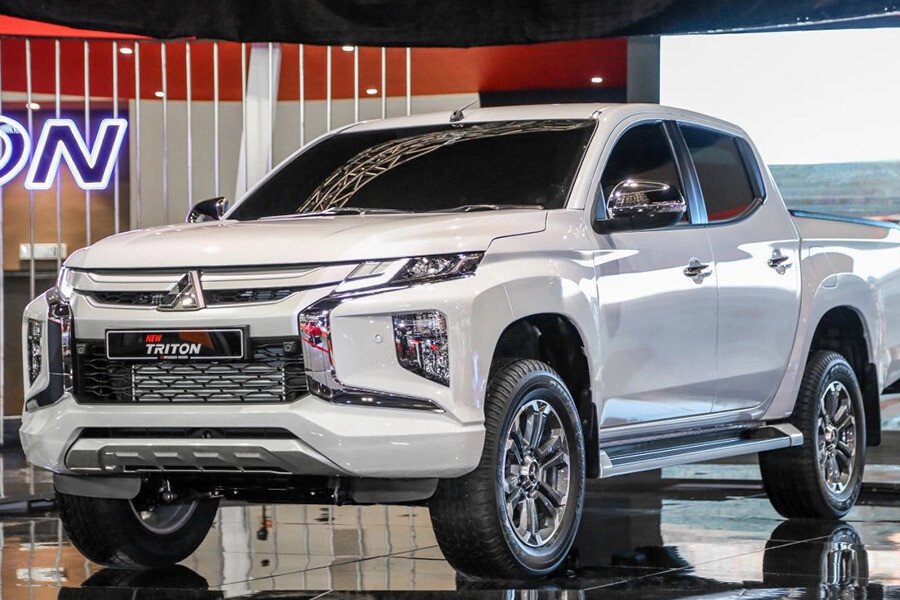 Choáng ngợp 5 phiên bản Mitsubishi Triton 2021 - Đại lý Mitsubishi quận 6 4 Mitsubishi Triton 4×2 AT MIVEC Premium(số tự động, 1 cầu)