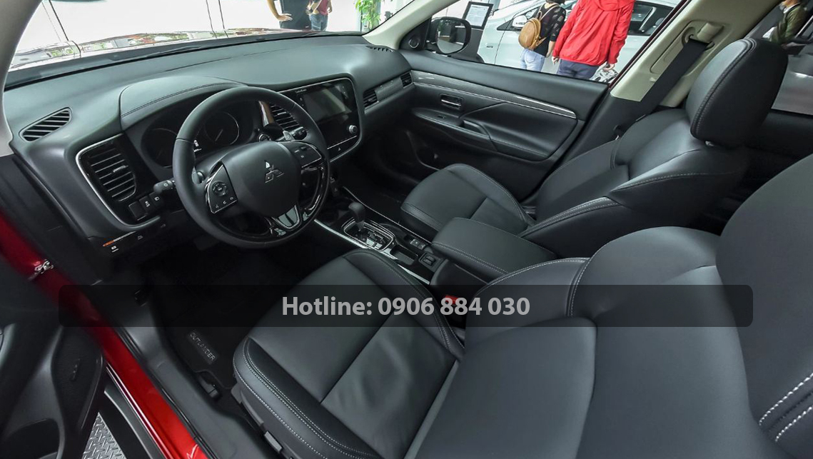Đại lý Mitsubishi quận Tân Phú báo giá xe Outlander 2.0 2020 2 Xe Outlander 2.0 CVT có thiết kế thể thao, nội thất hiện đại và động cơ mạnh mẽ
