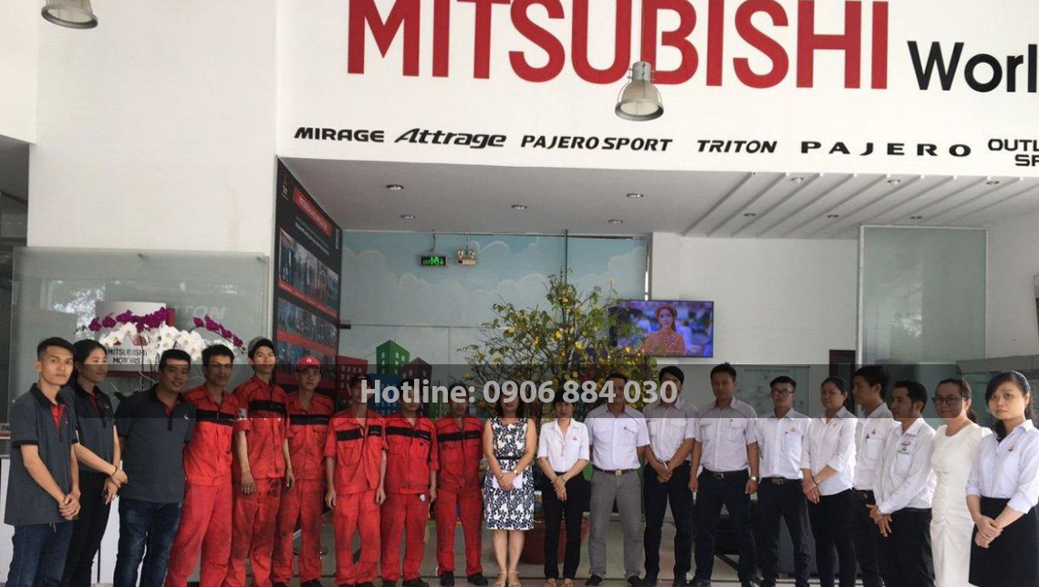 Đại lý Mitsubishi quận Tân Phú báo giá xe Outlander 2.0 2020 4 Đội ngũ chuyên viên tại đại lý Mitsubishi quận Tân Phú