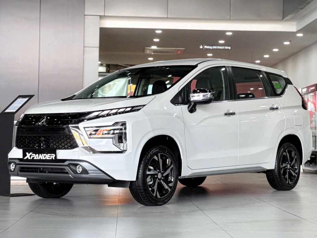 Xe Mitsubishi 7 chỗ Xpander năm 2022 bán giá bao nhiêu? 1 Xe Mitsubishi 7 chỗ Xpander có giá từ 550 triệu - 650 triệu