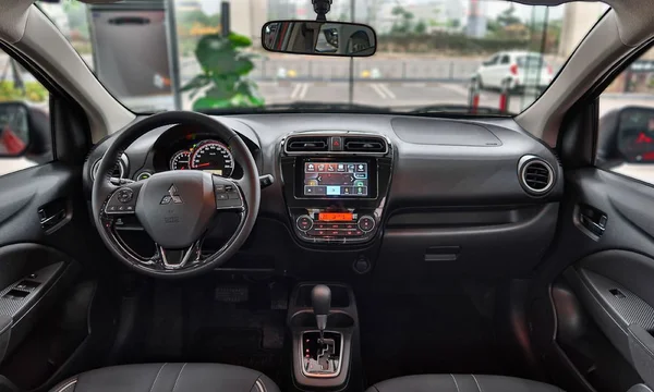 Công nghệ trên Mitsubishi Attrage - Tiện nghi, hiệu suất, tin cậy năm 2023 4 Bảng Taplo trên xe Attrage có thiết kế đơn giản với đầy đủ các tiện ích tiện dụng