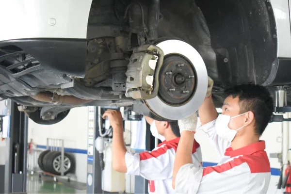 Dịch vụ bảo dưỡng xe Xpander chuyên nghiệp, chất lượng cao trong năm 2023 4 Hệ thống phanh có vai trò rất quan trọng để đảm bảo an toàn khi lái xe