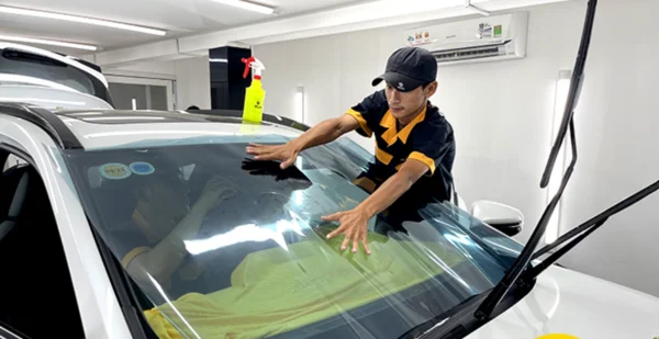 Độ xe Attrage với các phụ kiện cụ thể, nâng cấp chính hãng 2023 5 Dán phim cách nhiệt