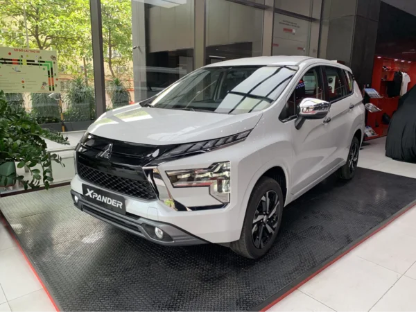 CÁC PHIÊN BẢN MITSUBISHI XPANDER 2024, GIÁ VÀ SỰ KHÁC BIỆT 8 Mitsubishi Xpander AT MY23 có giá giao động từ 661-692 triệu đồng