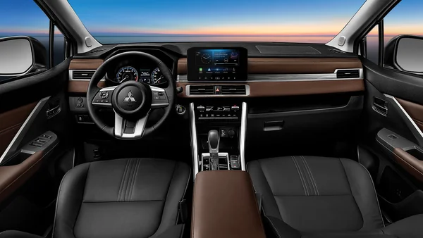 Xe Xpander 2023 - lựa chọn hoàn hảo cho phân khúc xe gia đình 3 Khoang lái hiện đại, tiện nghi của xe Xpander 2023