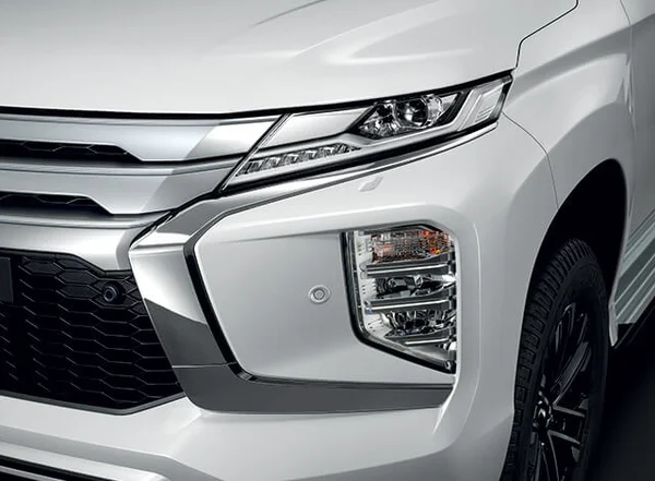 Công nghệ trên xe Pajero Sport 2023- Hiện đại và tiện nghi 3 Pajero Sport được nâng cấp với công nghệ đèn pha LED