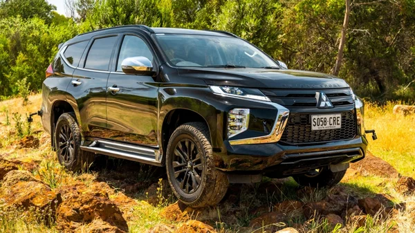 Pajero Sport tiêu thụ khoảng 6,6 lít/100km trong cung đường ngoài đô thị