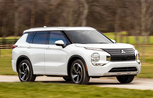 Ngoại thất chi tiết đánh giá xe Outlander