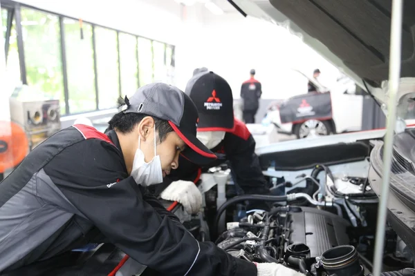 Dịch vụ bảo dưỡng xe Mitsubishi Pajero Sport 2023 an toàn bền lâu 2 Bảo dưỡng cấp I cho xe Mitsubishi Pajero Sport khi xe đạt mốc 5.000 km