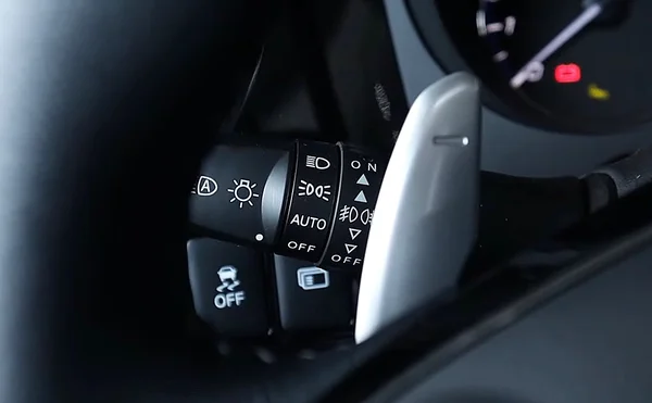 Hướng dẫn sử dụng xe Outlander - Khám phá sự tiện nghi trong năm 2023 4 Hướng dẫn sử dụng xe Outlander 2022 ở cần bên trái
