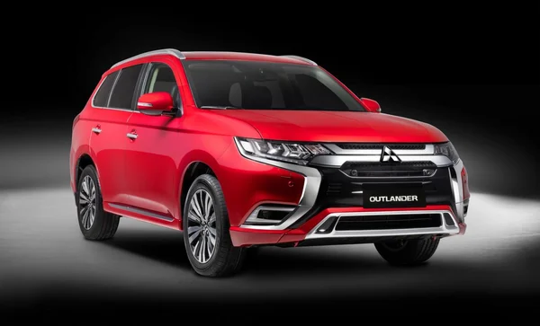 Mitsubishi Outlander 2022 với 14 cải tiến về ngoại thất, nội thất và tính năng an toàn