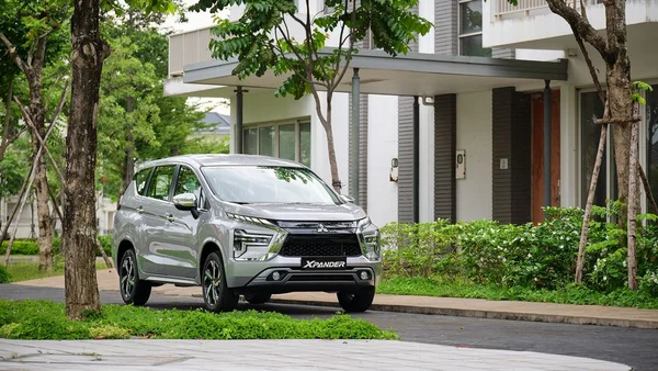 Khuyến mãi và ưu đãi khi mua xe Xpander mới tháng 9/2023 3 Khuyến mãi đặc biệt giá siêu hấp dẫn cạnh tranh trong phân khúc xe gia đình - Xpander