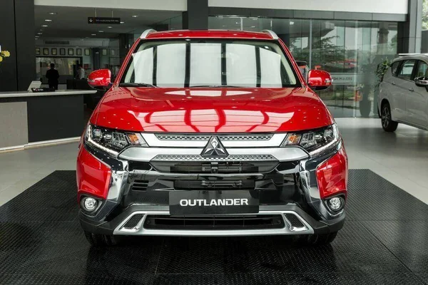 Màu sắc xe Outlander phong thủy- Bí quyết chọn màu phù hợp trong năm 2023 3 Người mệnh Hỏa có thể chọn màu đỏ, hồng, xanh lá cây hay da cam
