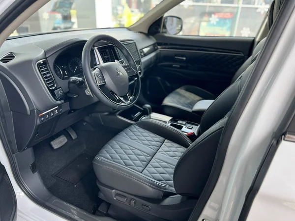 Nội thất xe Outlander 2023 - Tiện nghi và sự sang trọng độc đáo 4 Mitsubishi Outlander 2023 đi kèm nhiều trang bị tiện nghi cao cấp