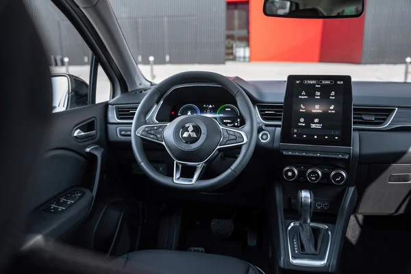 Outlander Sport 2023- Một chiếc SUV đầy quyến rũ và đẳng cấp 3 Nội thất Outlander Sport 2023 được thiết kế gọn gàng, tiện nghi và hiện đại