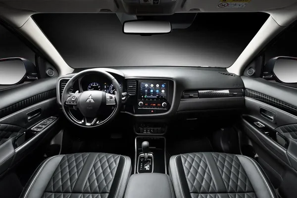 Outlander 2023 2.0 CVT sở hữu không gian rộng rãi, thoải mái cho hành khách