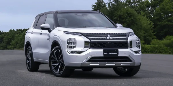 Xe Outlander Mitsubishi - Hoàn hảo giữa tiện nghi, phong cách 2 Mitsubishi Outlander 2023 có thiết kế ngoại thất trẻ trung và lịch lãm