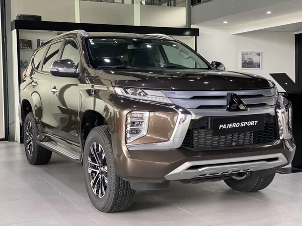 Đánh giá Pajero Sport 2023 - Mạnh mẽ, sang trọng và an toàn. 4 Đánh giá Pajero Sport 2023 vẫn còn một số nhược điểm cần cải thiện