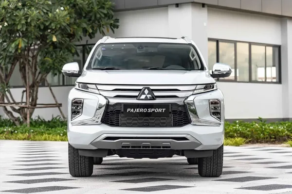 Đặt xe Pajero Sport 2023 - thiết kế ấn tượng, lựa chọn hoàn hảo 3 Tìm hiểu đánh giá từ người dùng để đánh giá chính xác trước khi đặt xe Pajero Sport
