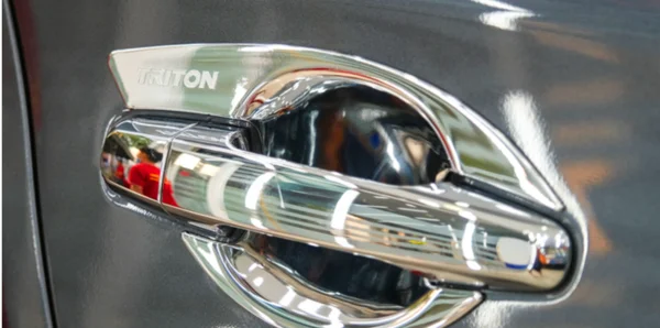 Độ xe Triton 2023: Khẳng định sự đẳng cấp, phong cách cá nhân 1 Độ xe Triton phần ốp tay chén cửa xe
