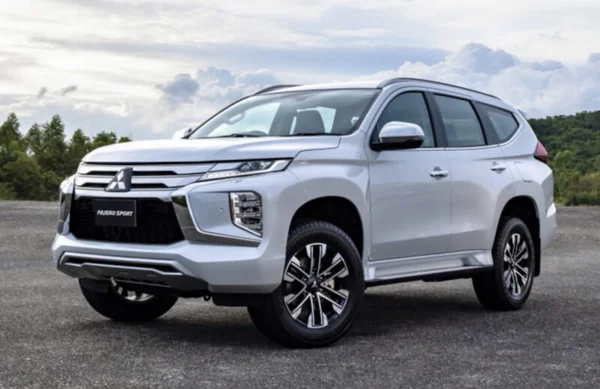 Giá xe Pajero Sport 2023- Giá trị tương xứng với sức mạnh 1 Tại thị trường Việt Nam, Pajero Sport đã có phiên bản nâng cấp mới nhất