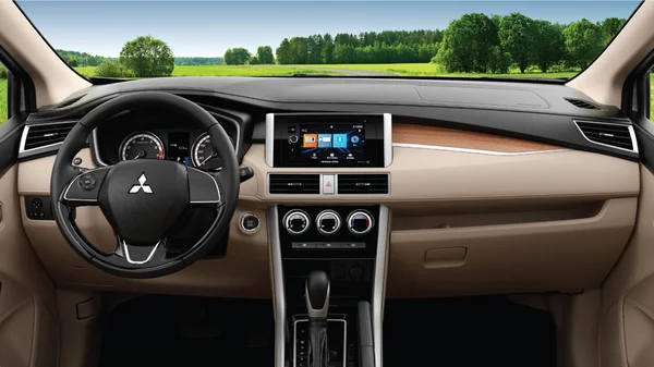 Khi lái xe ở tốc độ cao bạn nên bật điều hòa thay vì hạ cửa kính để tiết kiệm nhiên liệu