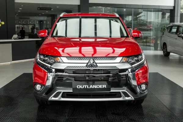 Nhược điểm xe Outlander- Một cái nhìn tổng quan 4 Nhược điểm xe Outlander tăng tốc chậm khi cần vượt xe ở tốc độ cao