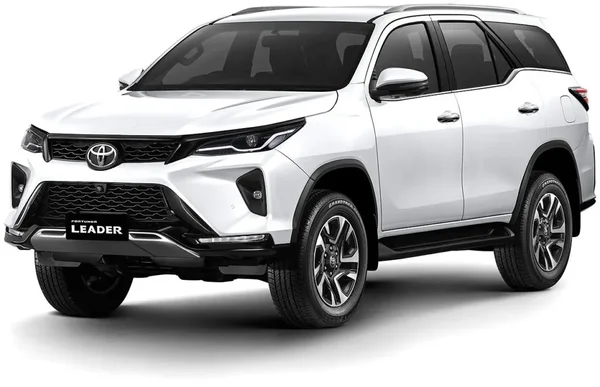 Toyota Fortuner 2023 được trang bị động cơ diesel 2.8L, 4 xi-lanh với công suất 201 mã lực