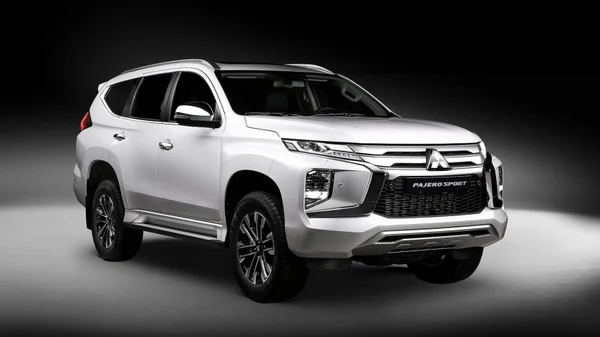 Ưu điểm xe Pajero Sport: Hiện đại, mạnh mẽ và tiện nghi 3 Ưu điểm xe Pajero Sport 2023 là được trang bị các tính năng hiện đại