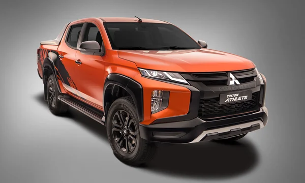 So sánh Triton và Navara: Ai mạnh hơn ai, nên chọn xe nào trong năm 2023 1 Mitsubishi Triton là một mẫu xe bán tải có lịch sử lâu đời của Nhật Bản