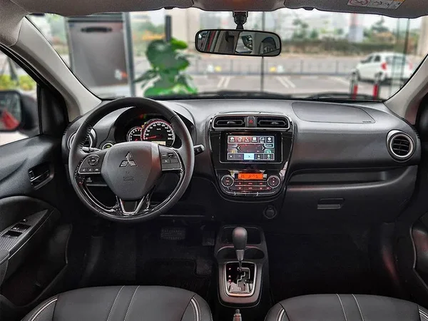 Các phiên bản CVT được trang bị nội thất cao cấp