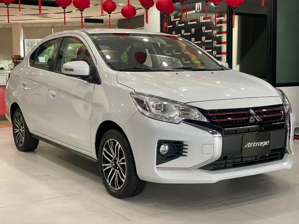 So sánh mitsubishi attrage cvt và cvt premium: Lựa chọn của bạn trong năm 2025 4 So sánh mitsubishi attrage cvt và cvt premium về mặt tiện nghi