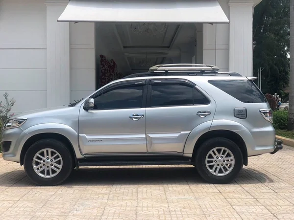 Có nên mua xe ô tô đã qua sử dụng không? Vấn đề cân nhắc 2 Khi lái xe ô tô cũ tâm lý lái xe của bạn sẽ thoải mái và tự tin hơn rất nhiều