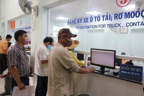 Hướng dẫn đăng ký chính chủ xe ô tô: Quy trình và yêu cầu 3 Hướng dẫn đăng ký chính chủ xe ô tô gồm 4 bước đơn giản