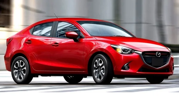 Tầm giá 400 triệu nên mua xe ô tô nào: 5 lựa chọn tuyệt vời nhất 3 Mazda 2 2016 sở hữu thiết kế nhỏ gọn, thể thao thu hút được sự chú ý từ người tiêu dùng