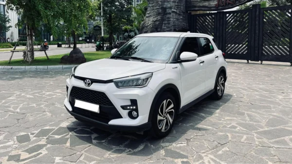 Tầm giá 500 triệu nên mua xe ô tô nào: Những lựa chọn phù hợp 4 Toyota Raize được trang bị nội thất hiện đại, động cơ tiết kiệm nhiên liệu cùng những tính năng đa dạng