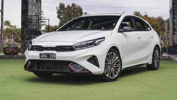 Tầm giá 600 triệu nên mua xe ô tô nào: Đẳng cấp và tiện nghi 2 Kia Cerato có mức giá từ 544 - 685 triệu đồng