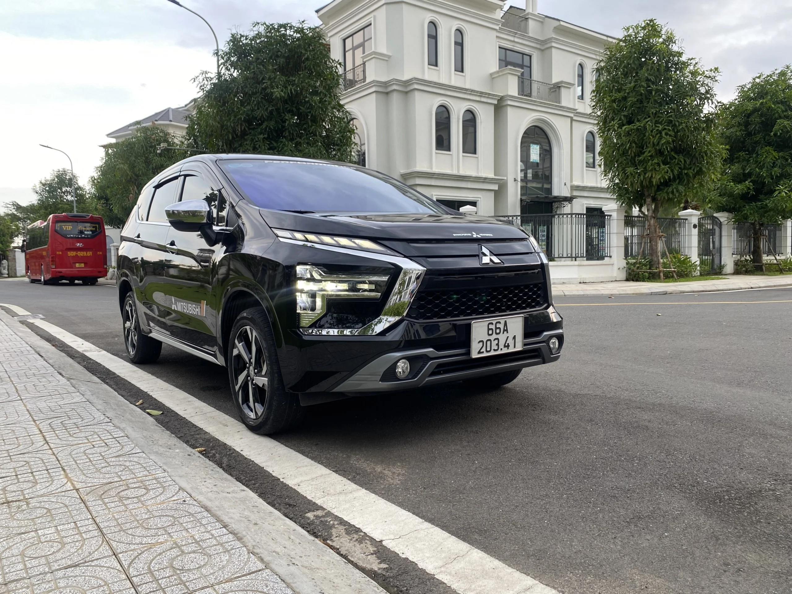 xe cũ mitsubishi xpander lướt đời 2022 màu đen
