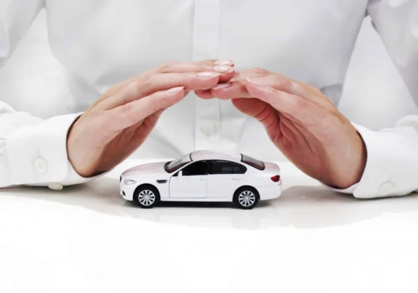 Bảo hiểm xe ô tô: Tuân thủ quy định để bảo vệ tài sản của mình 1 Bảo hiểm xe ô tô bắt buộc là loại bảo hiểm bắt buộc chủ xe ô tô phải có