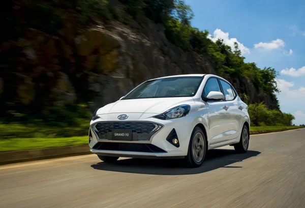 Tầm giá 500 triệu nên mua xe ô tô nào? Bạn chọn xe nào 2 Tầm giá 500 triệu nên mua xe ô tô nào? Hyundai Grand i10 là câu trả lời đáng cân nhắc