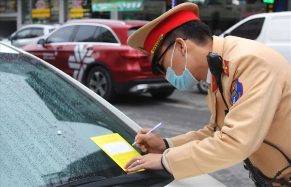 Xử phạt vi phạm luật giao thông đối với xe ô tô cập nhật mới 1 Tầm quan trọng của việc xử phạt vi phạm luật giao thông đối với xe ô tô