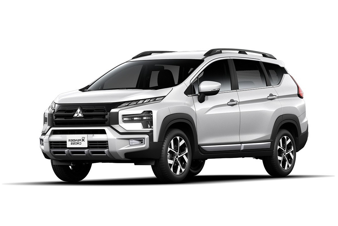 Đại lý Mitsubishi quận 1 so sánh Xpander Cross với Xpander AT 5 Xpander Cross
