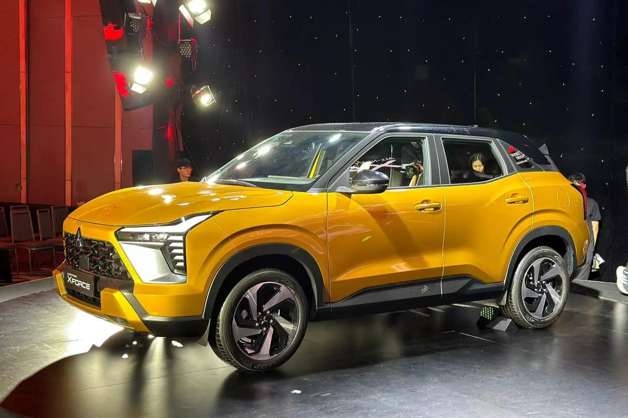 Giá Mitsubishi Xforce Ultimate: Giá từ 705 triệu đồng, nhiều tính năng hiện đại 16 Công nghệ an toàn Mitsubishi Xforce Ultimate với cảnh báo điểm mù, phương tiện cắt ngang và cảm biến áp suất lốp
