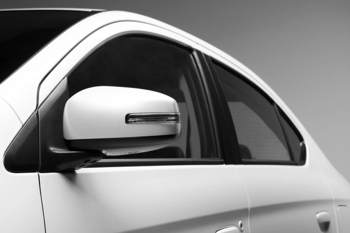 Bảng giá Mitsubishi Attrage 2024 tháng 7 6 Gương xe Attrage được trang bị đầy đủ tính năng chỉnh điện, gập điện, tích hợp đèn báo rẽ…
