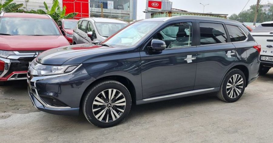 So sánh chi tiết phiên bản Mitsubishi Outlander 2024: giá bán và màu sắc 5 Mitsubishi Outlander 2024 màu Xám trẻ trung và cuốn hút