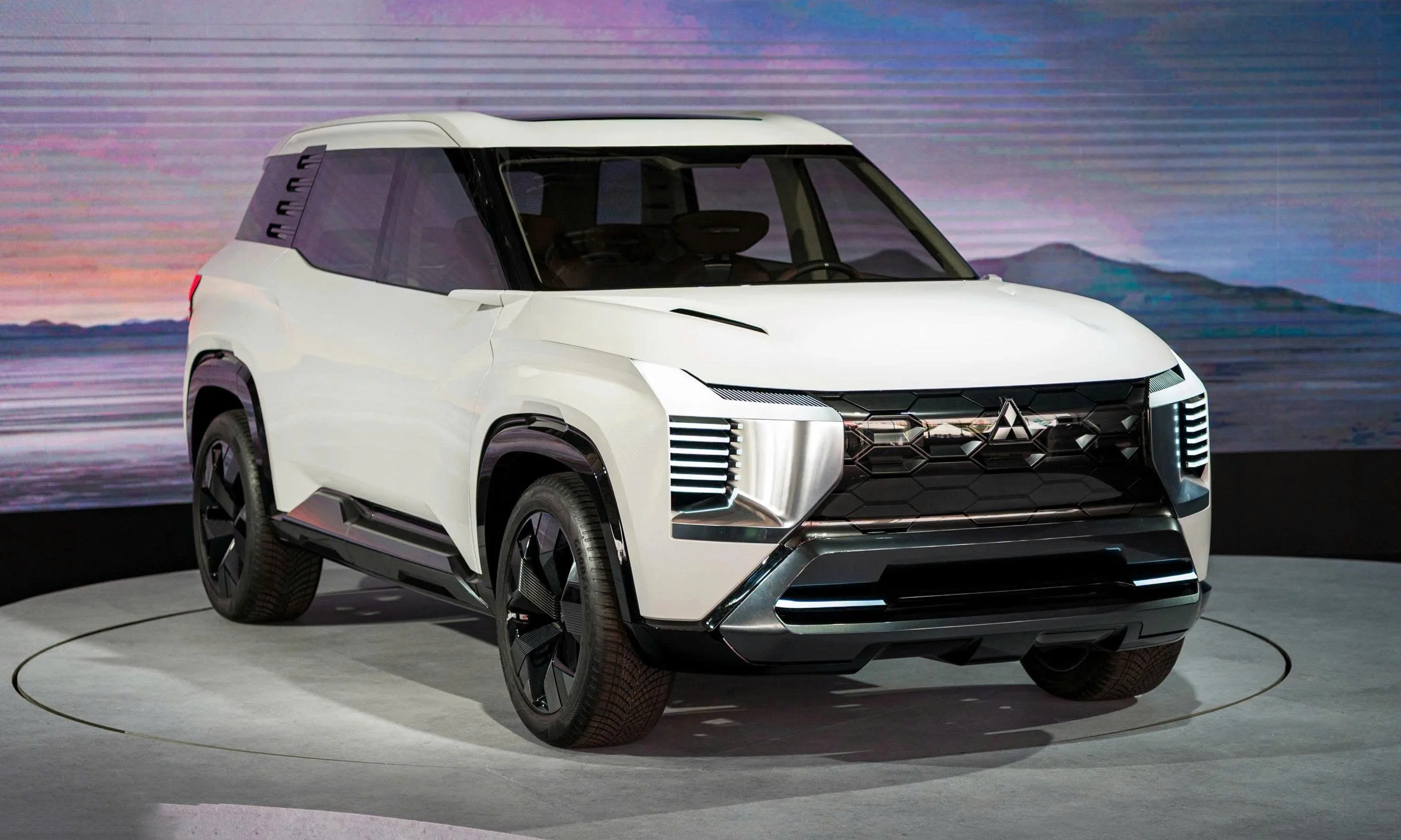 Chính sách sở hữu và hậu mãi Mitsubishi Destinator