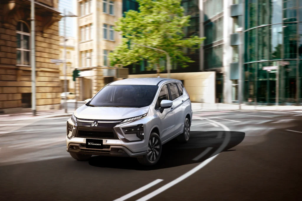 Thiết kế ngoại thất Xpander 2026: Lột xác mạnh mẽ và hiện đại 3 Mitsubishi Xpander 2026 thu hút ánh nhìn với cụm đèn pha LED sắc sảo và lưới tản nhiệt Dynamic Shield hiện đại.