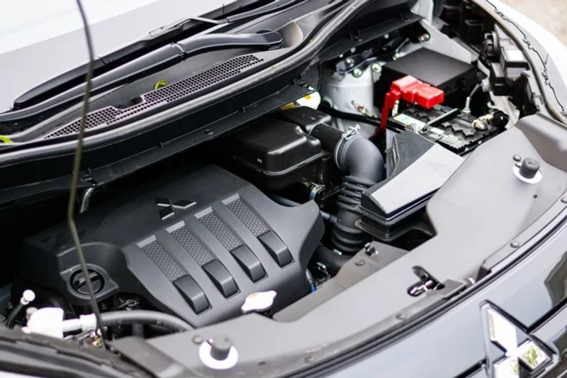Mitsubishi Xpander 2022: Đánh Giá Chi Tiết & Điểm Nâng Cấp 4 Mitsubishi Xpander 2022 tiết kiệm nhiên liệu ấn tượng với động cơ MIVEC 1.5L, phù hợp nhu cầu gia đình.