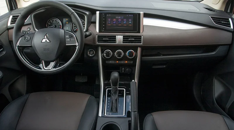 Mitsubishi Xpander Cross 2020: Đánh Giá Chi Tiết & So Sánh Phiên Bản Mới 2 Mitsubishi Xpander Cross 2020 sở hữu không gian thoáng đãng, ghế ngồi êm ái và tiện ích thông minh cho chuyến đi xa.